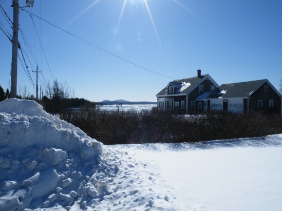 A gorgeous Maine home, with a gorgeous winter day around it